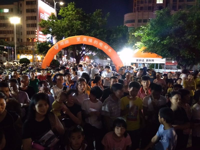<b>投入一个亿！行业老大率先出击，大手笔抢占旺季至高点！</b>
