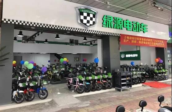<b>22年，品牌价值超百亿！8个数字，绿源全面迎来无限可能新时代！</b>