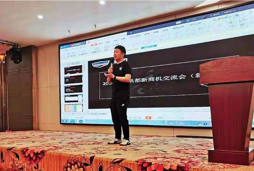 <b>323名单最为坚挺品牌之一，市场惨淡依旧保持高昂姿态！</b>