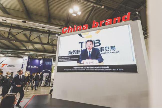 雅迪米兰展获央视等媒体盛赞，引领民族电动车产业价值与日倍增！