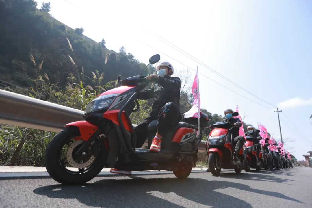 挥师西南！爱玛“陆地坦克”劲霸F692攻克山区骑行难题！