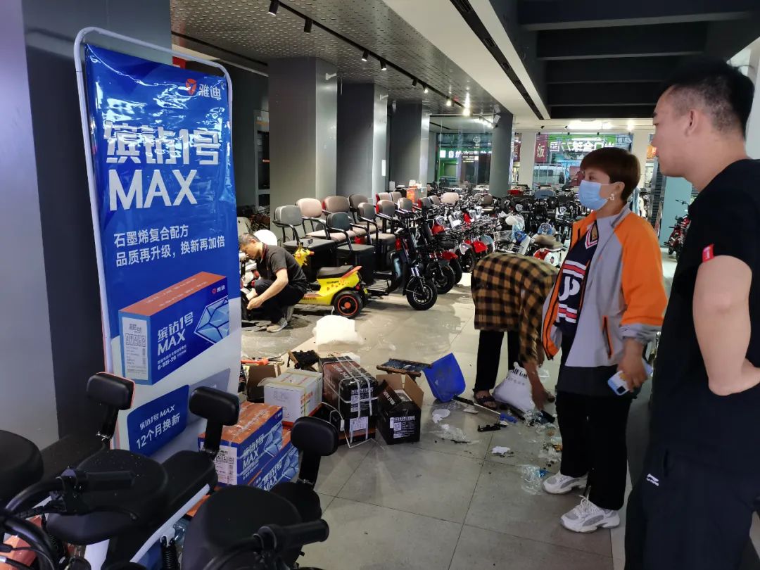 雅迪缤钻1号MAX电池引发压制性热销盛况，加速全球动力能源技术革命！