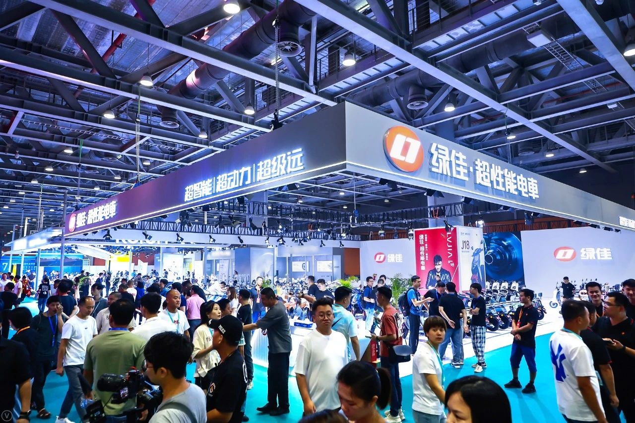 绿佳超性能电車华南展“首秀”，展示行业领军品牌风采！