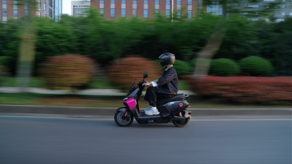 雅迪冠能白鲨Ⅱ深度体验，年轻人自由Ride的“满级”智能座驾