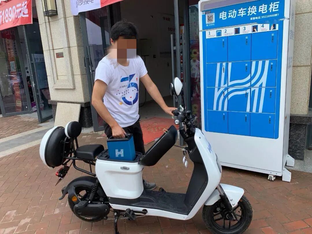 骑哈啰电动车中途断电锁死：在读博士生摔致十级伤残，获赔21.5万元