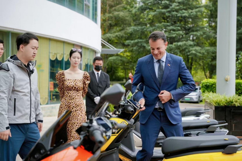 首驱的全球时刻：一台中国电摩如何叩开欧洲高端市场的大门