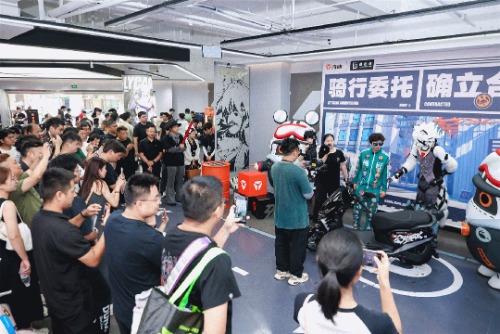 全球销量第一的雅迪持续热销，年轻化领先优势还在扩大！