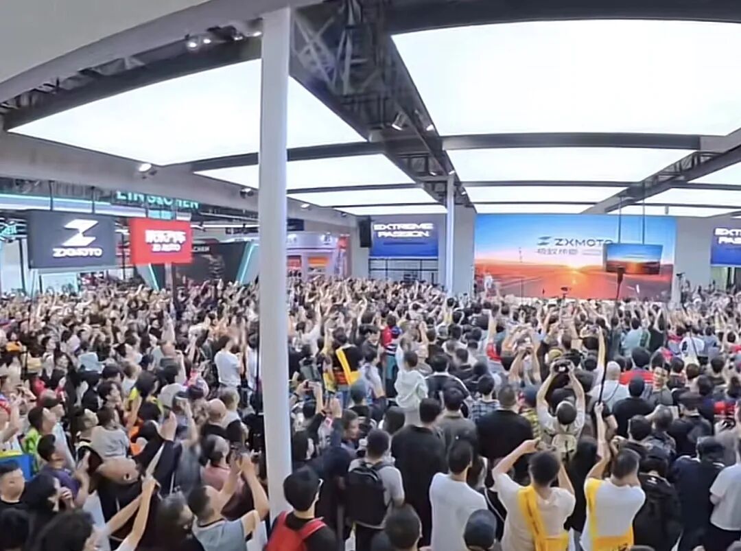 太可怕了！张雪机车为何能把粉丝变成了狂热的信徒？